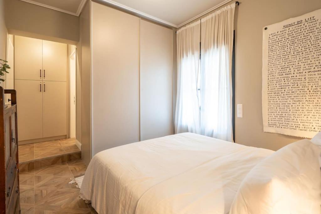 Luxury Petralona Penthouse - Sleeps 7 -near Metro *