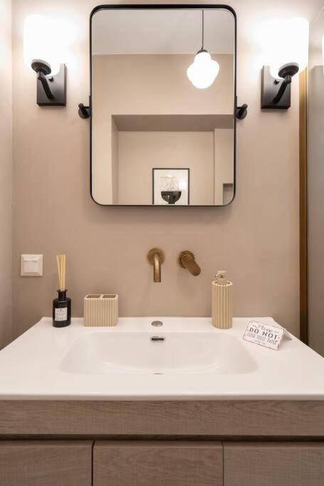 Luxury Petralona Penthouse - Sleeps 7 -near Metro Atene