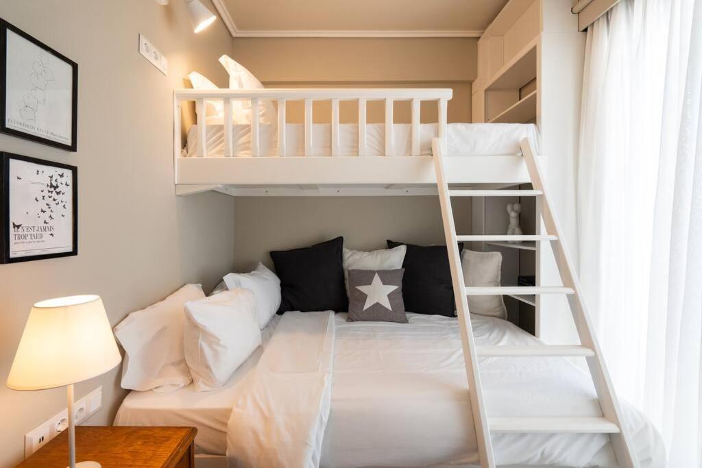 Luxury Petralona Penthouse - Sleeps 7 -near Metro Atene